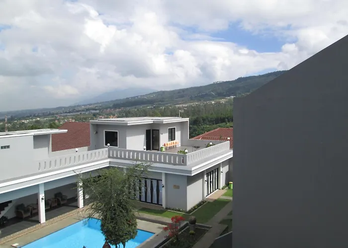 Osmond Villa Resort Lembang